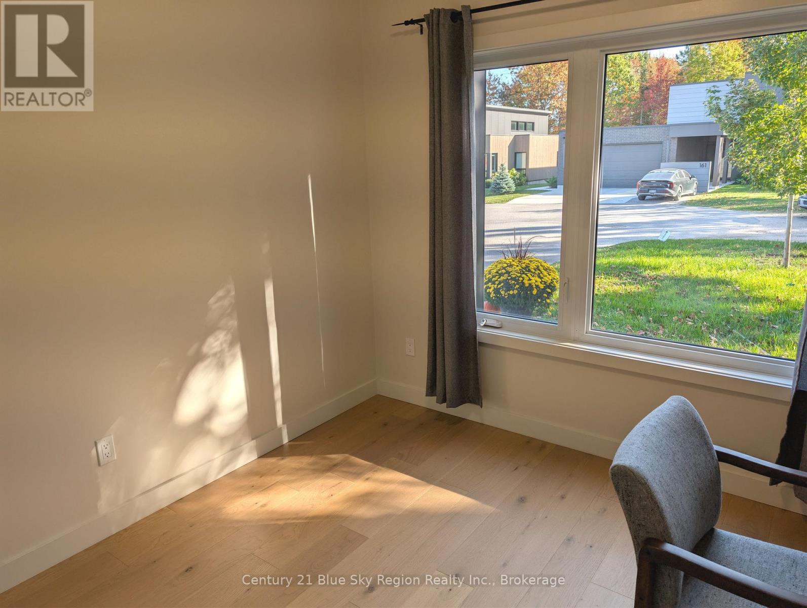 160 SUGARBUSH STREET - 27