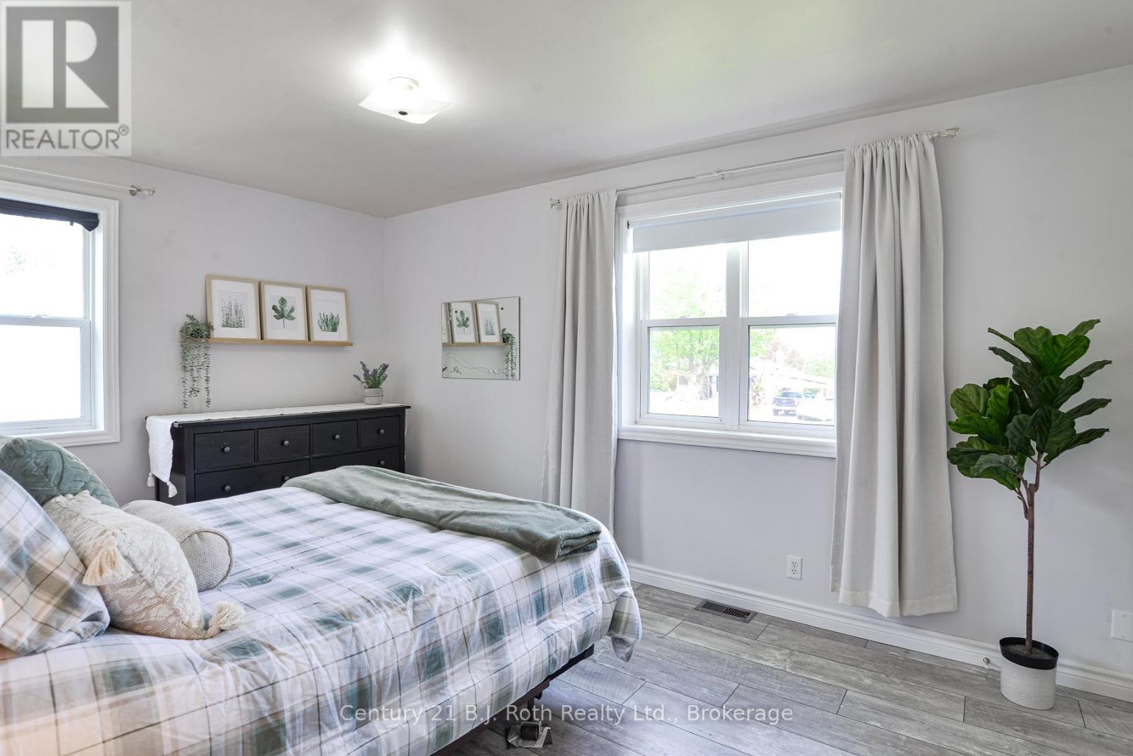 7 CHARLES ROAD - 15