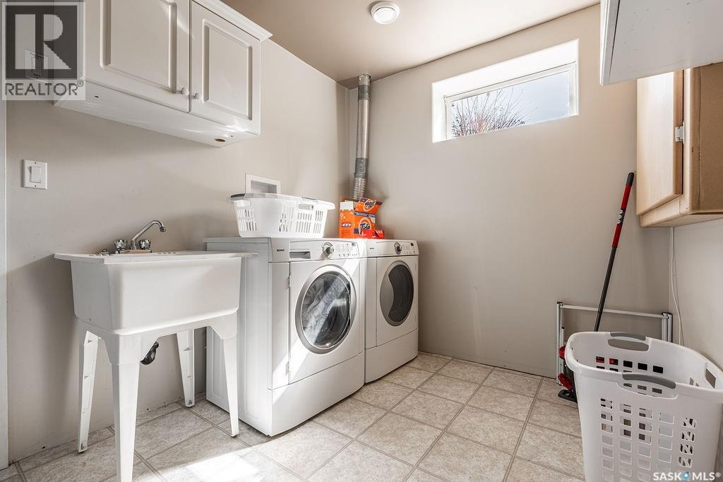 671 Fairbrother PLACE - 34