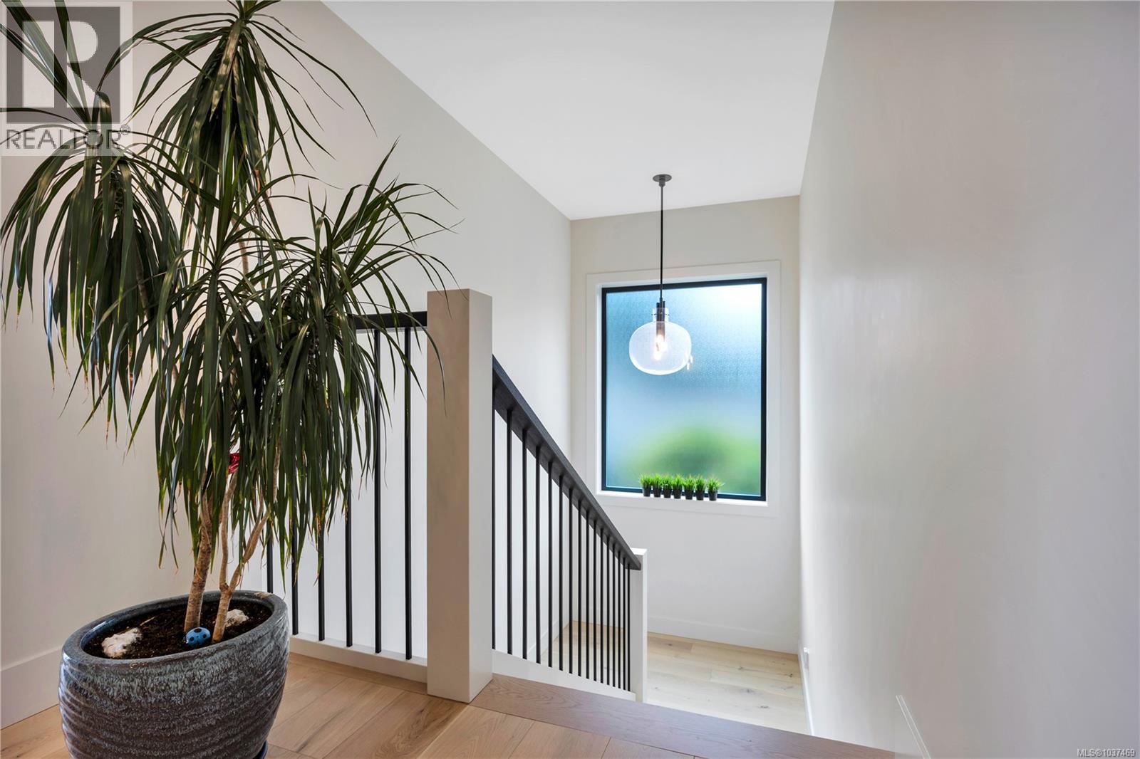 299 Gill Rd - 35