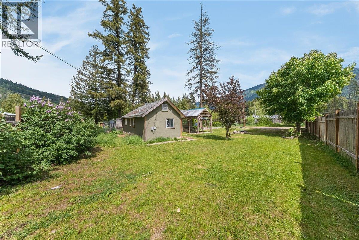 2018 Tarrys Road, Castlegar