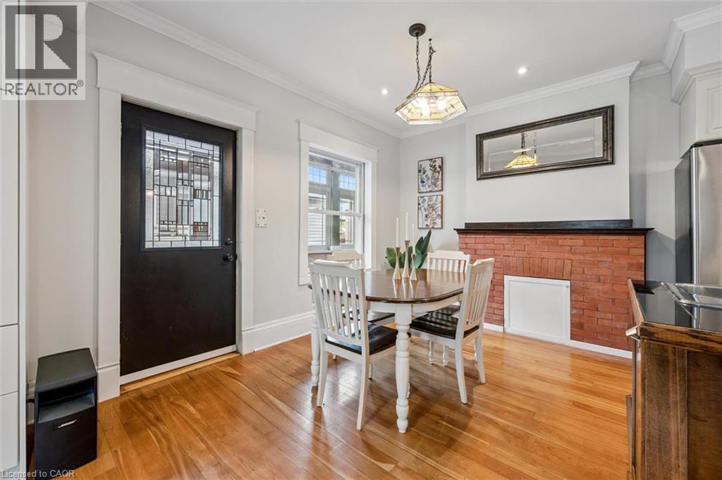 265 DOLPH Street N - 11
