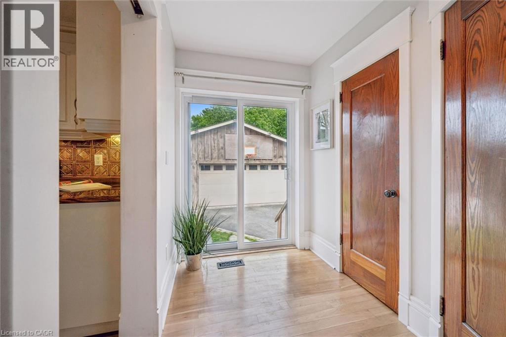 265 DOLPH Street N - 17