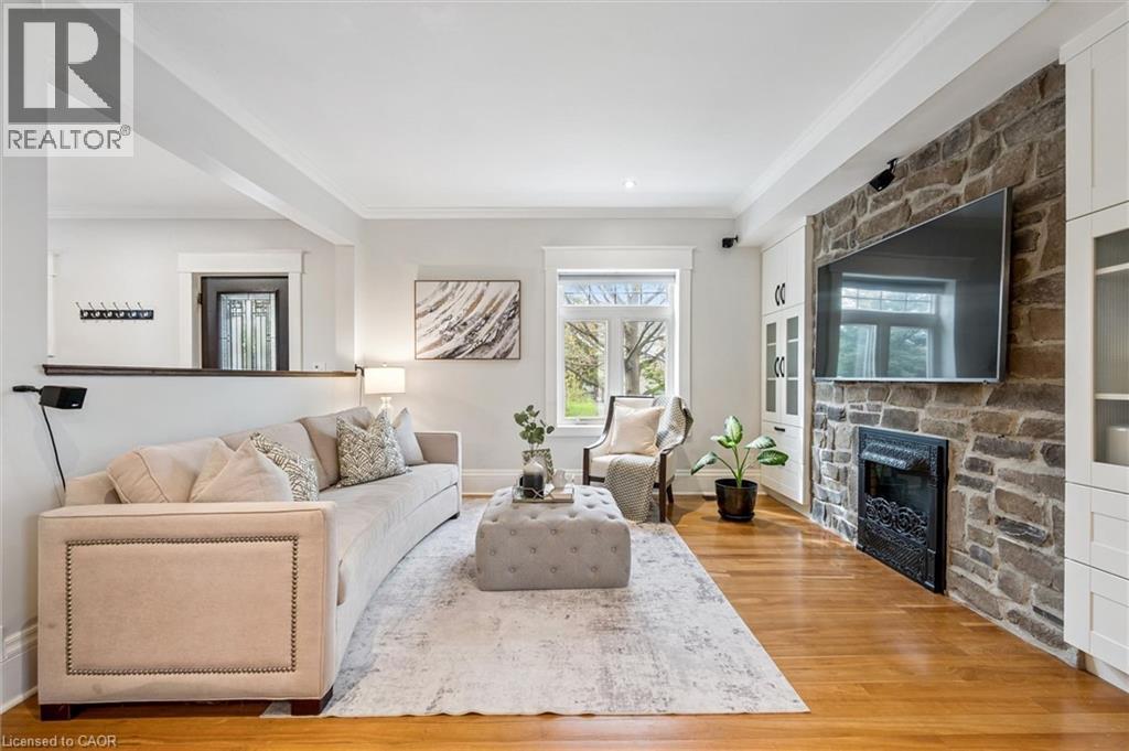 265 DOLPH Street N - 7