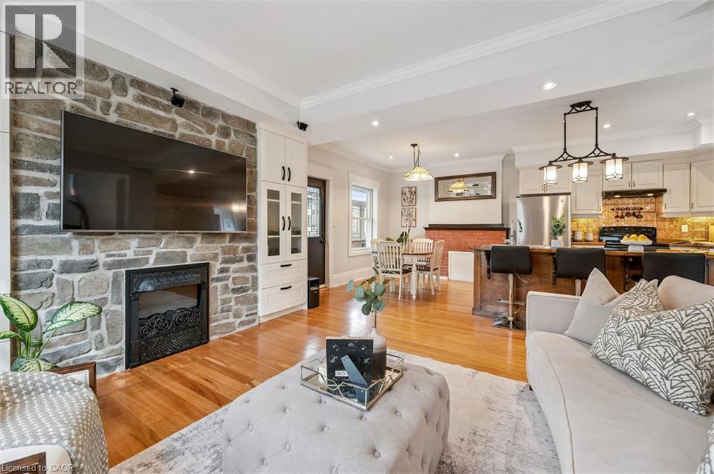 265 DOLPH Street N - 9