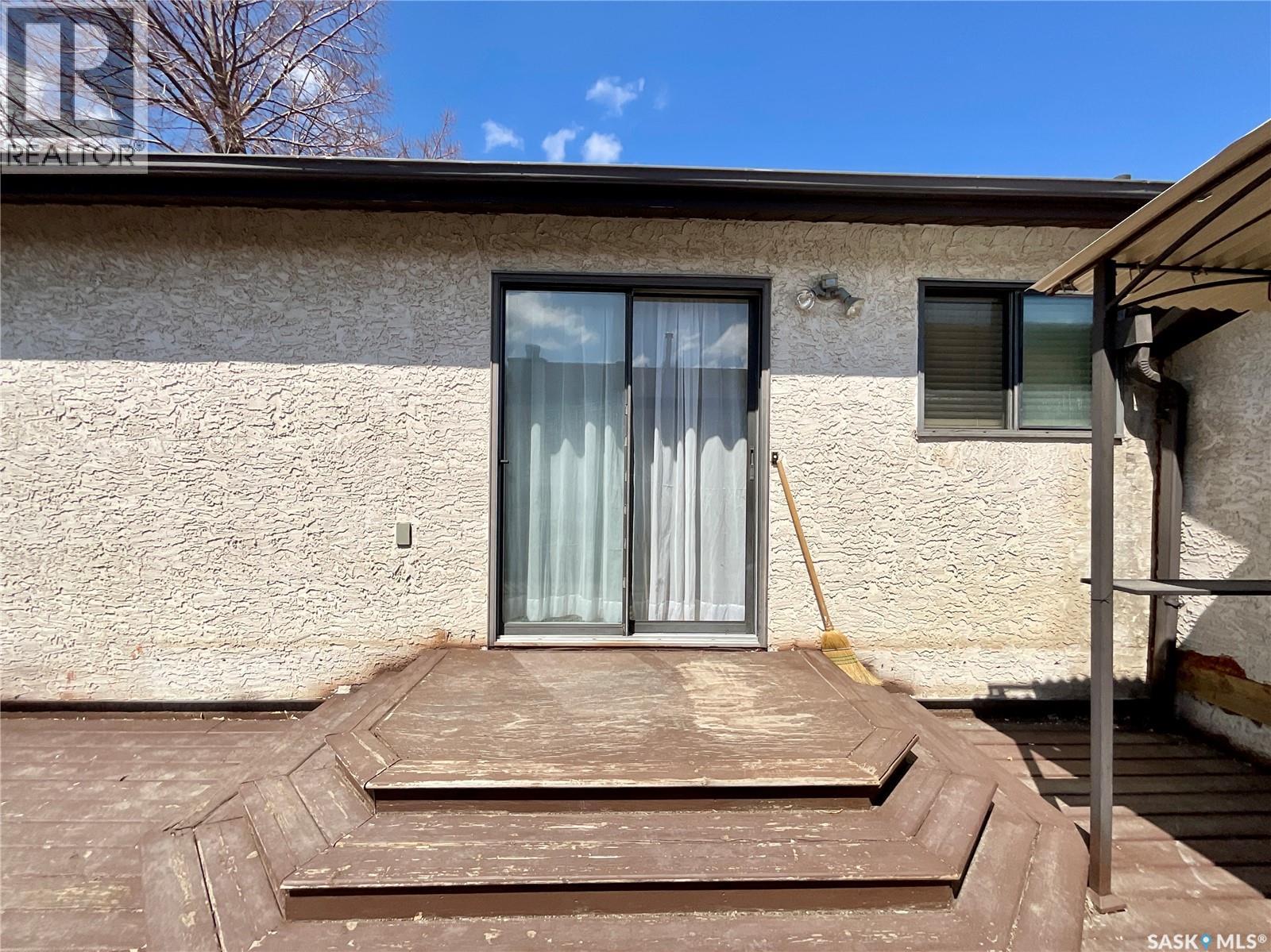 1134 Brown STREET - 48