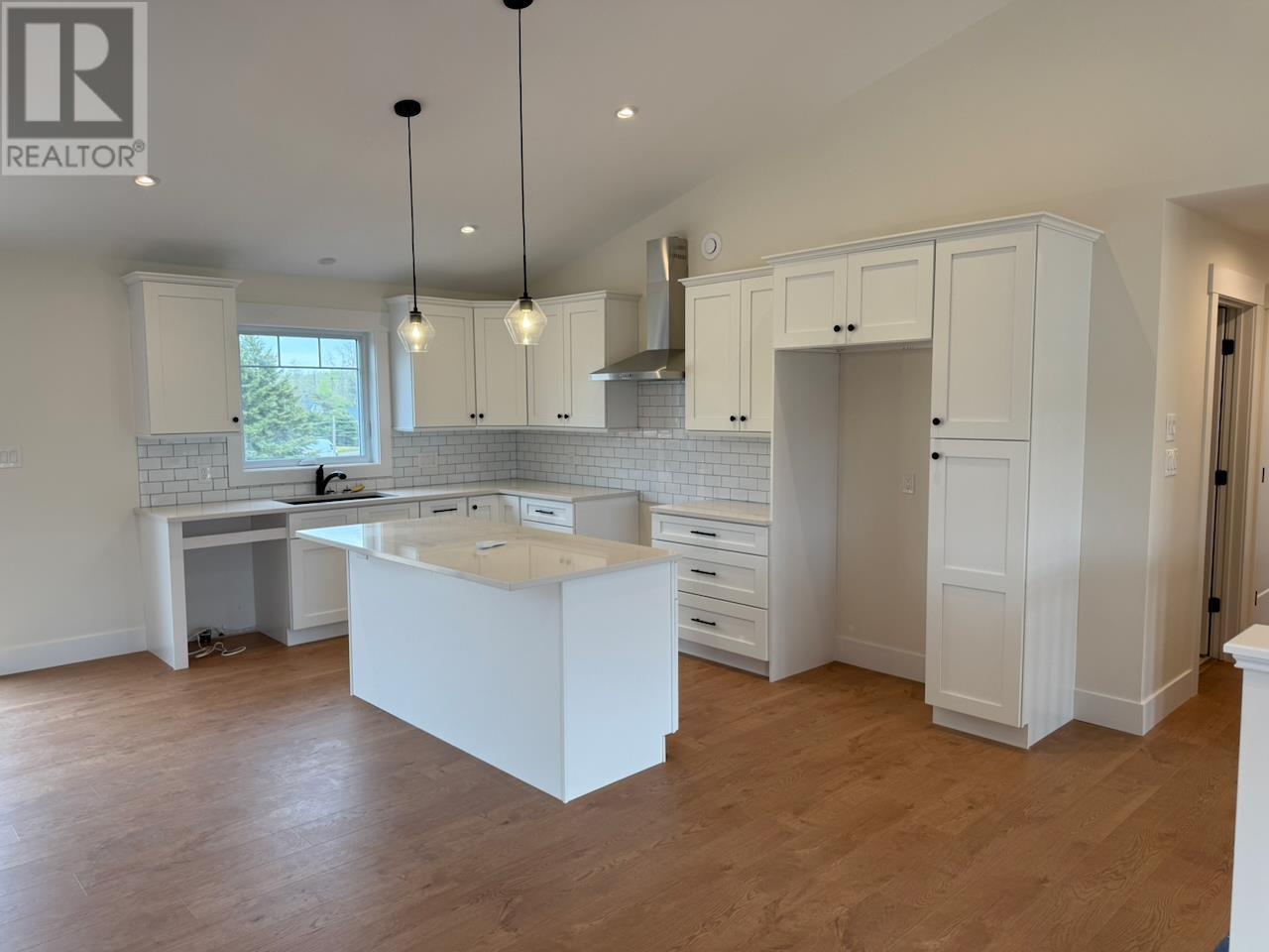 103 STANMOL Drive - 7