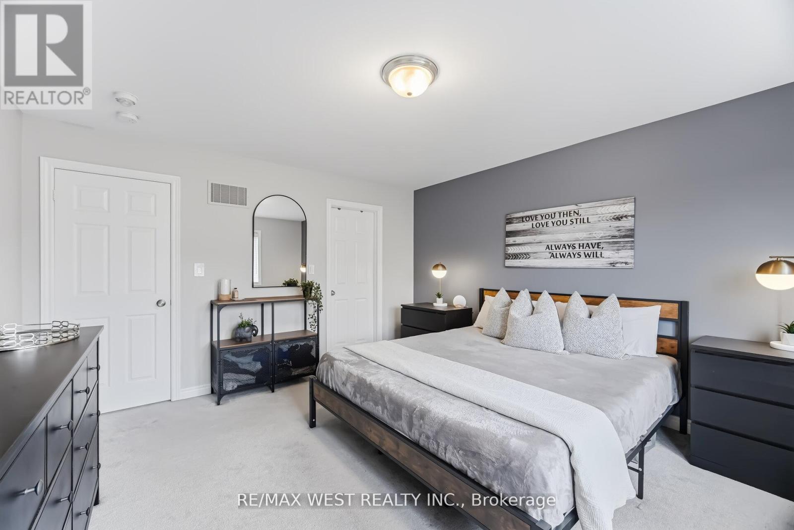 10 WEAVER TERRACE - 18
