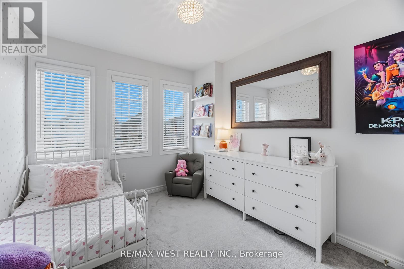 10 WEAVER TERRACE - 23