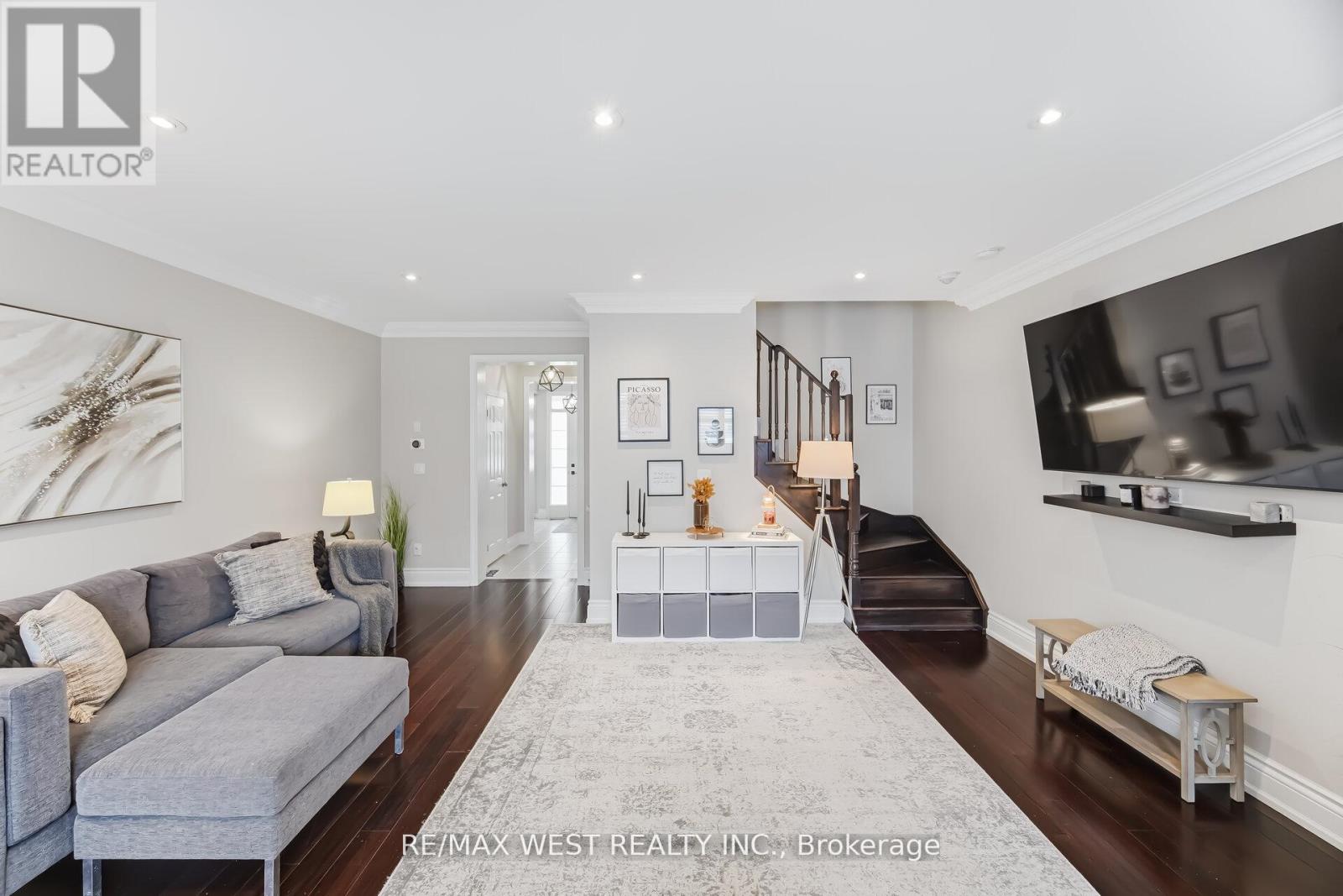 10 WEAVER TERRACE - 5