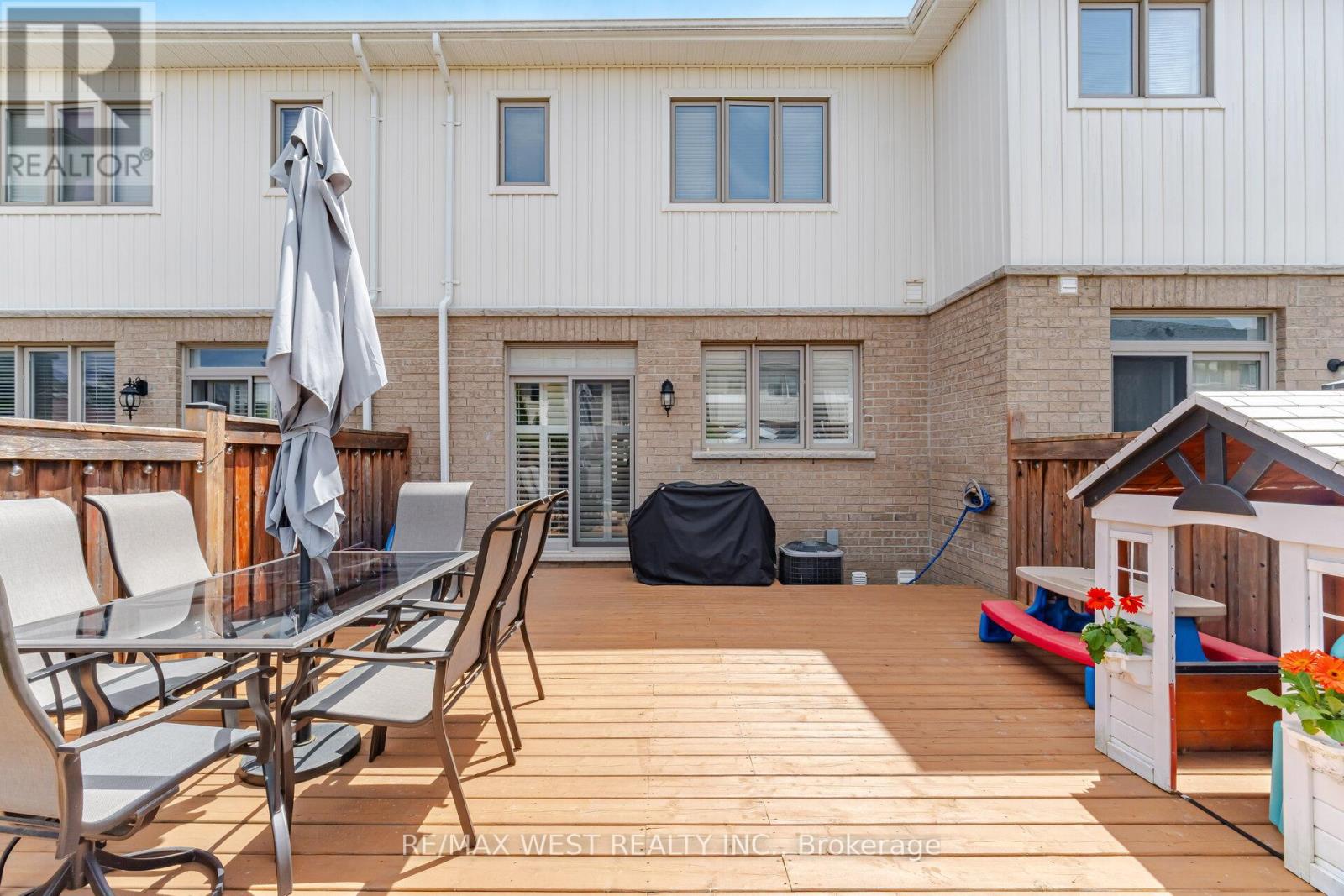 10 WEAVER TERRACE - 28