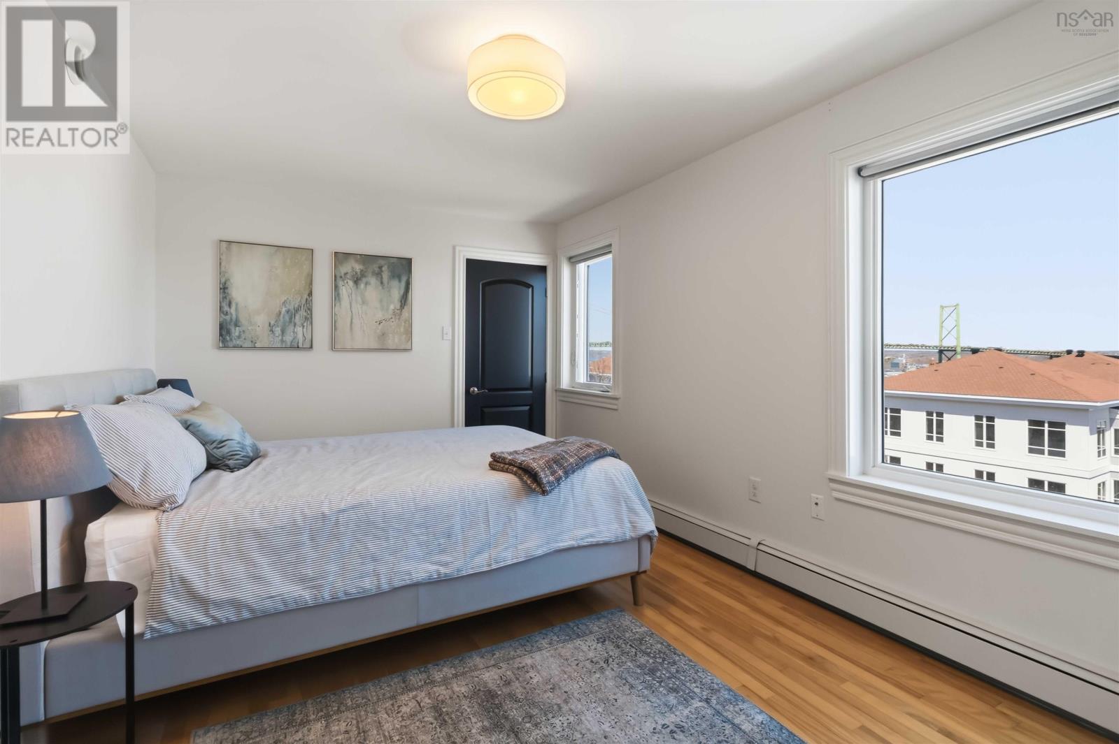 #302 3749 Kencrest Avenue - 19