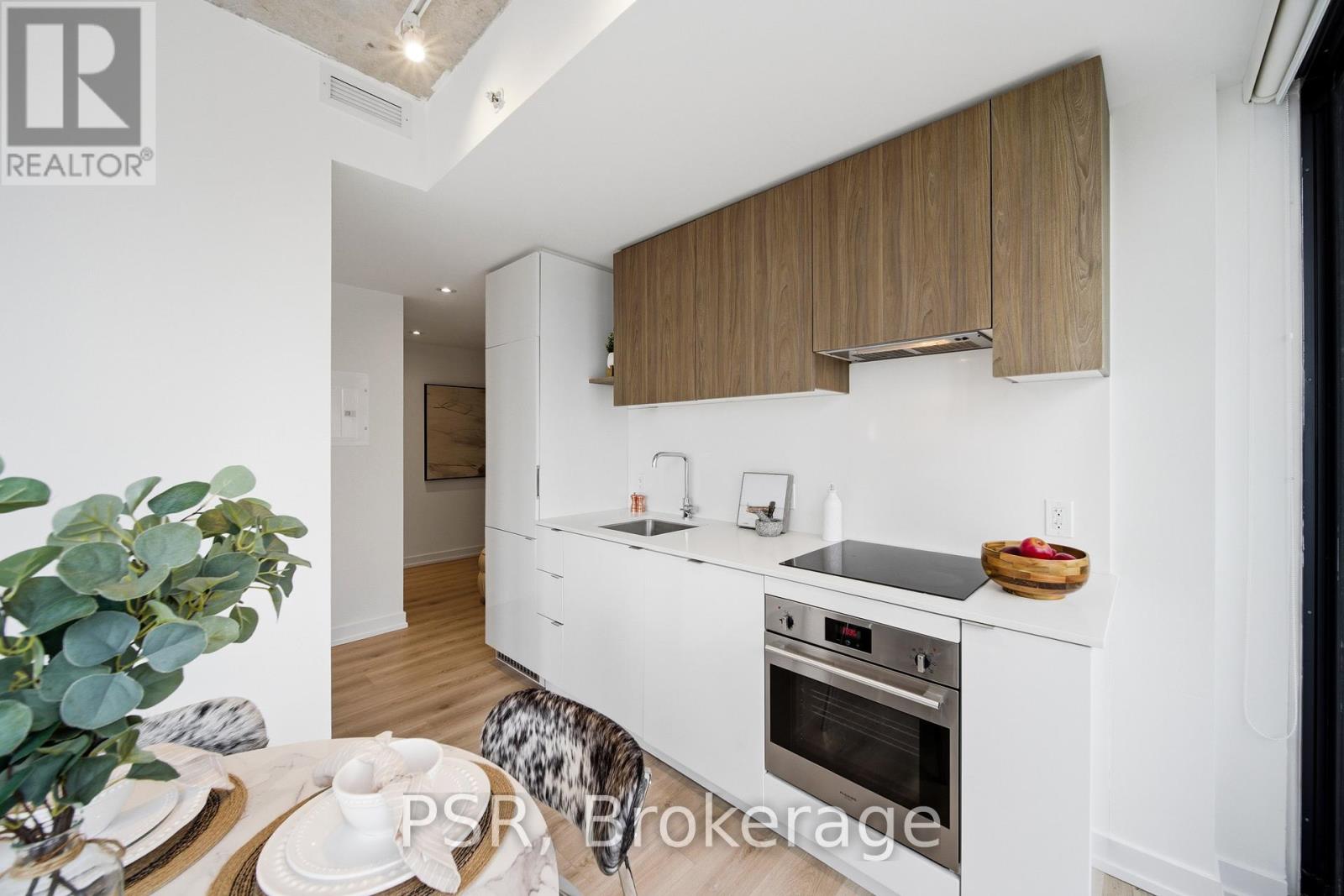 #2005 161 ROEHAMPTON AVENUE - 13