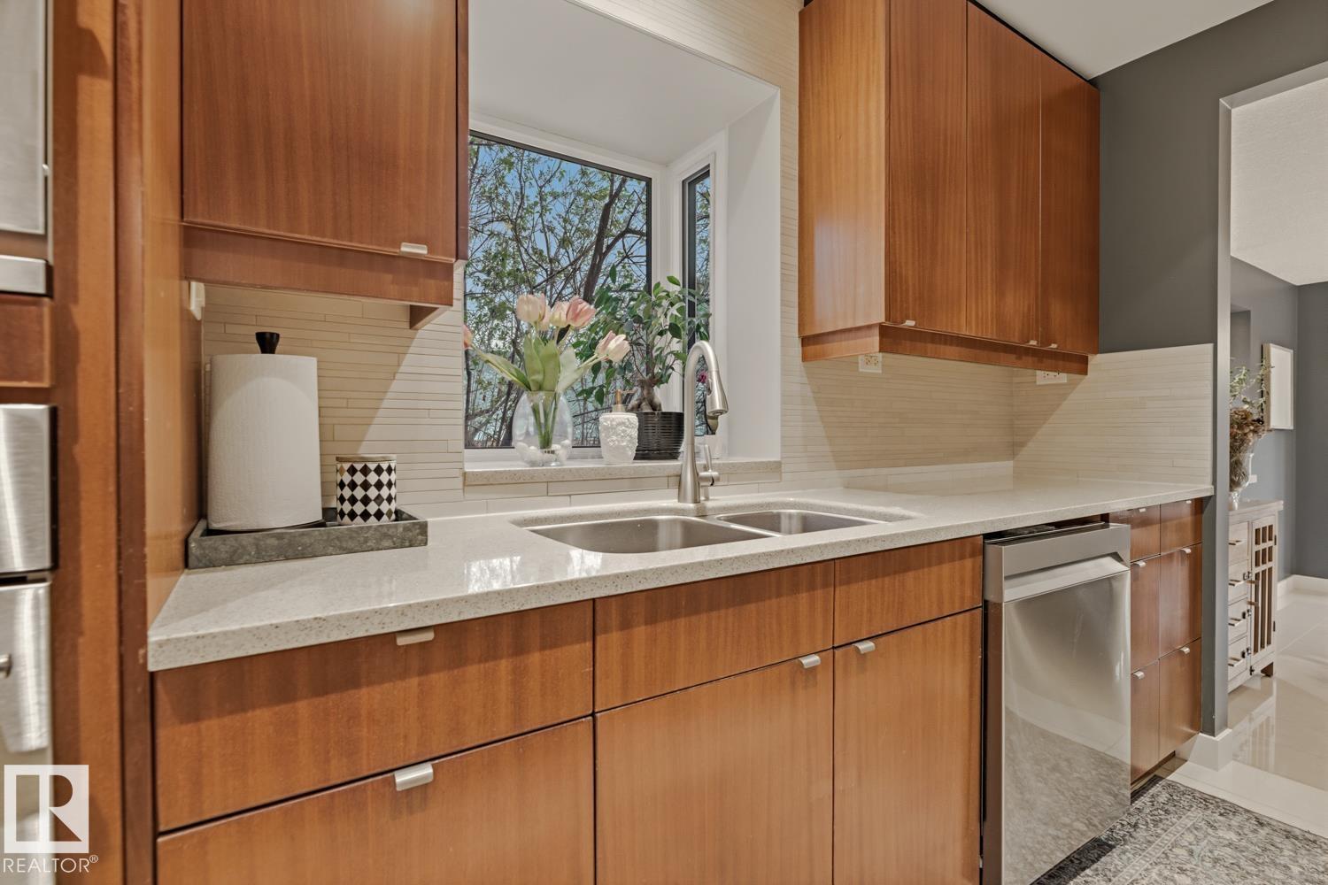 6310 109A ST NW - 15
