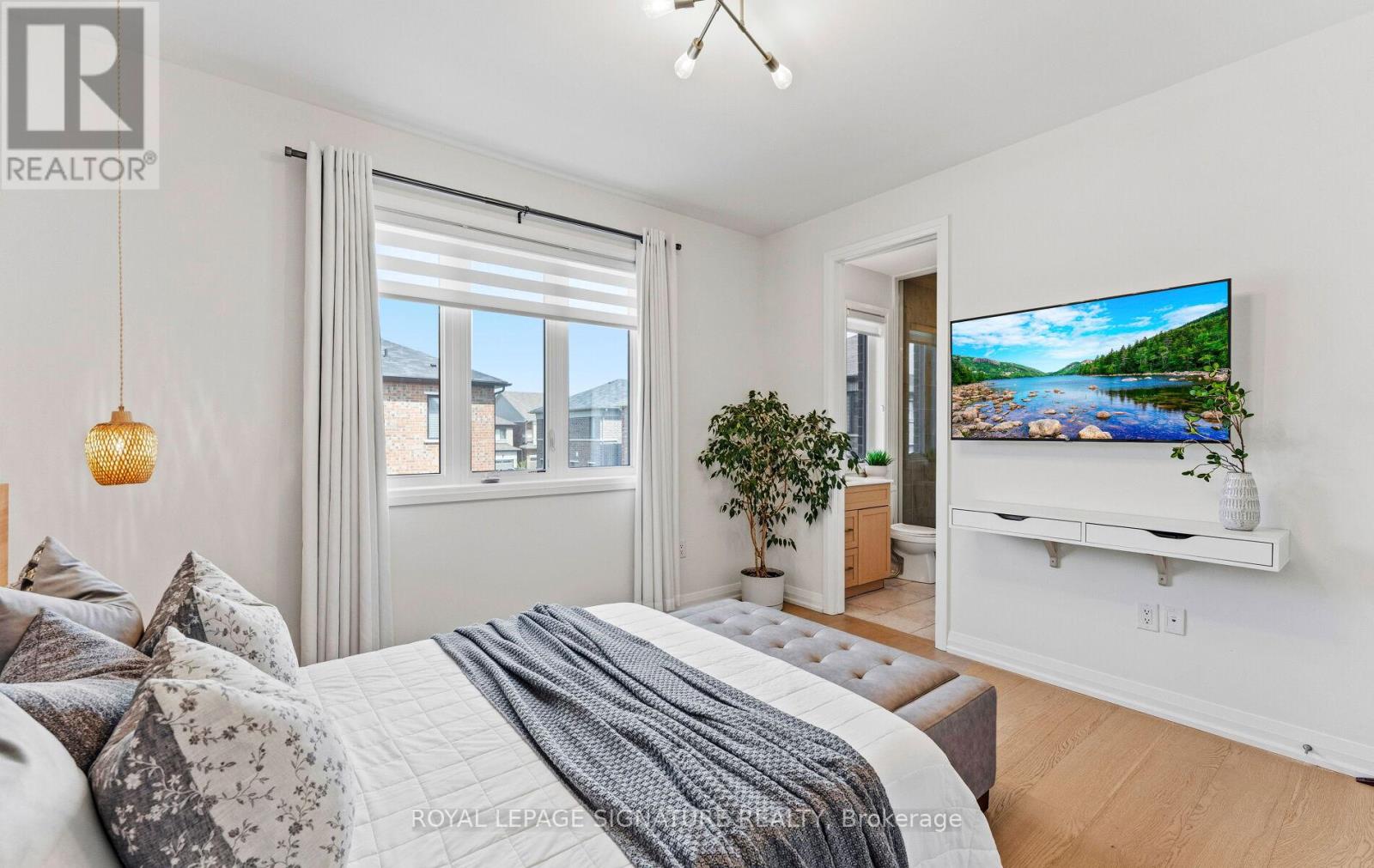 34 BRODEN CRESCENT - 13