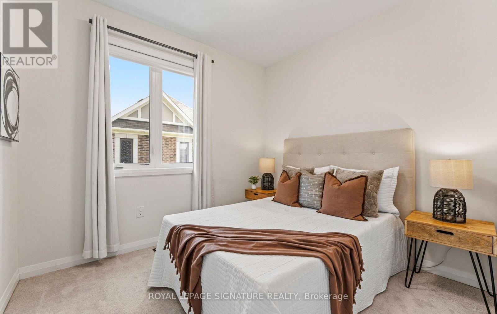 34 BRODEN CRESCENT - 16