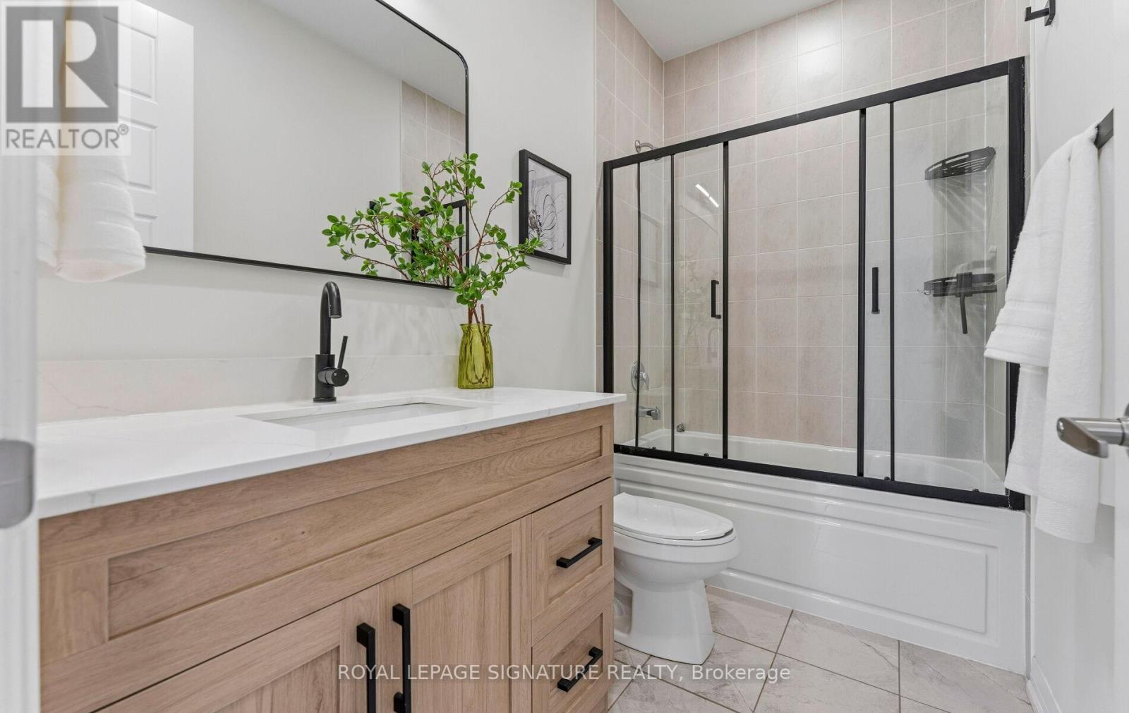 34 BRODEN CRESCENT - 18