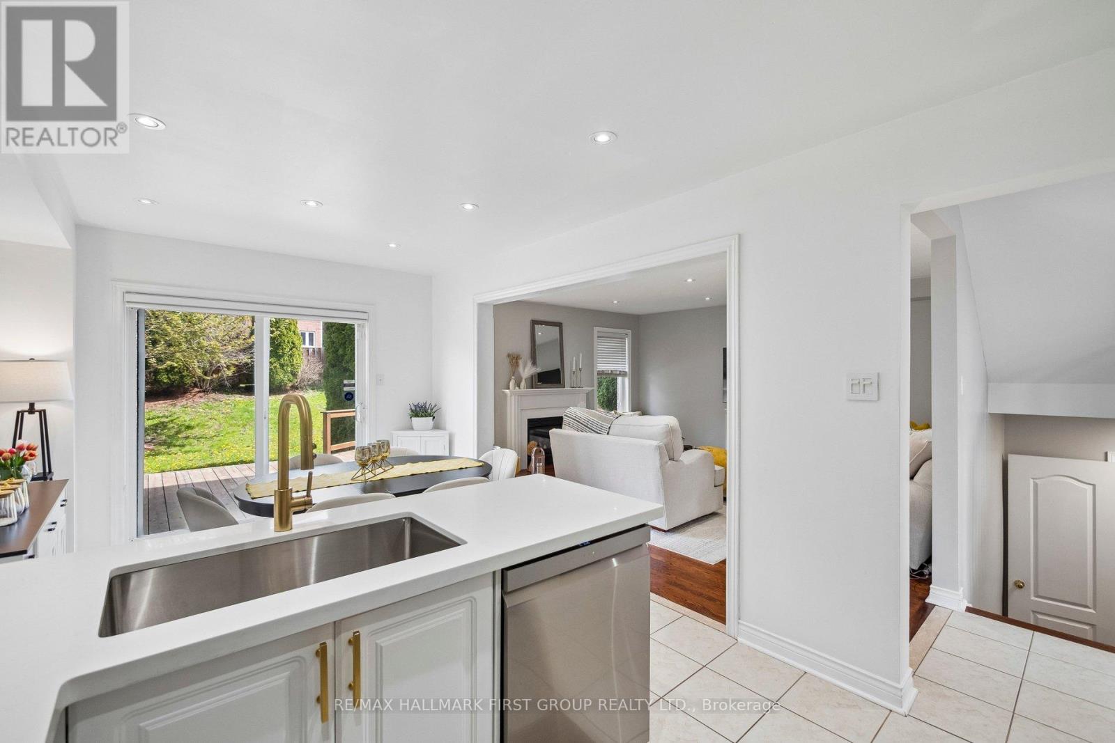 43 NOBBS DRIVE - 20