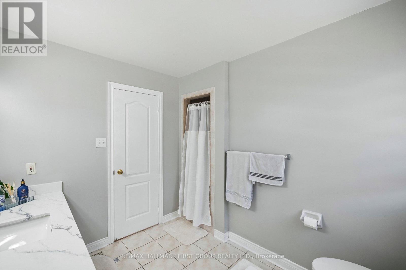 43 NOBBS DRIVE - 29