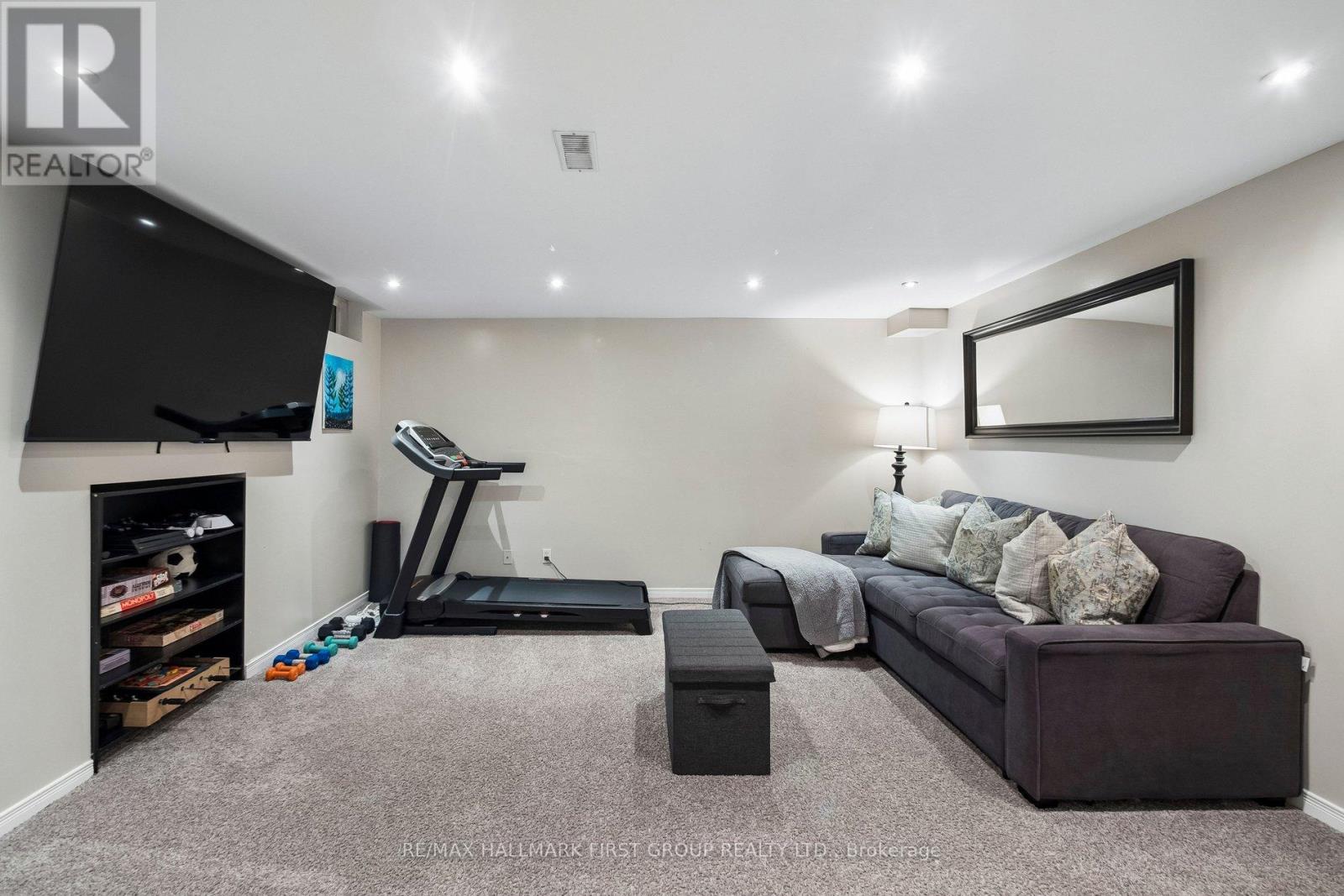 43 NOBBS DRIVE - 38