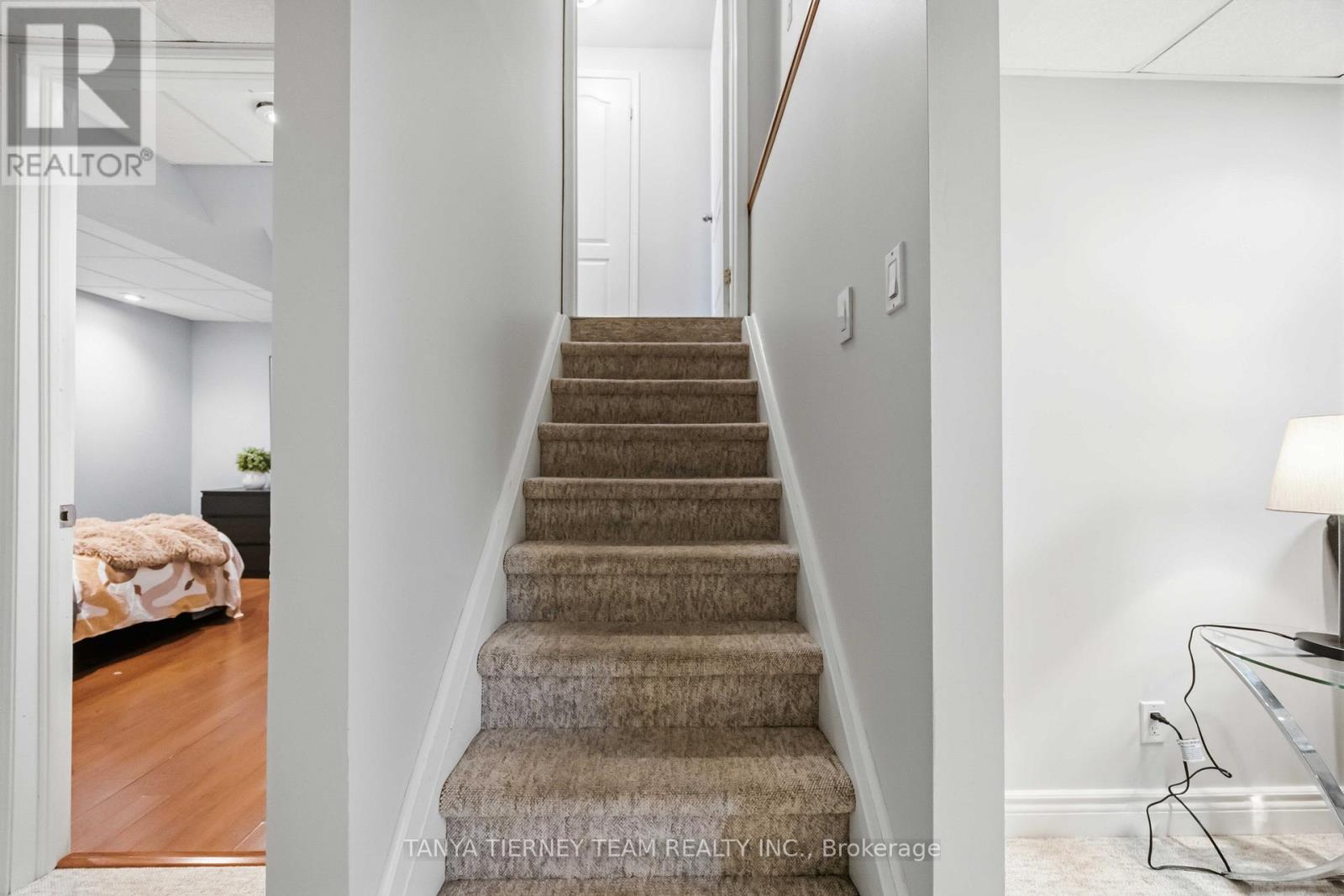 7 BROWNRIDGE PLACE - 32