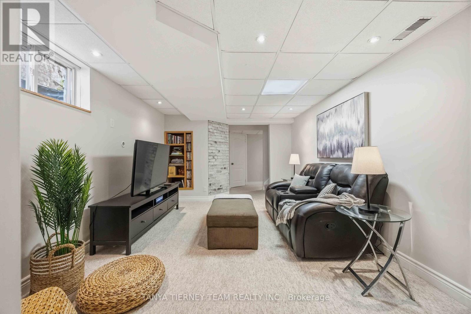 7 BROWNRIDGE PLACE - 34