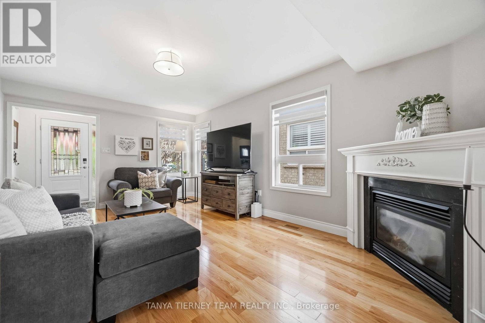7 BROWNRIDGE PLACE - 9