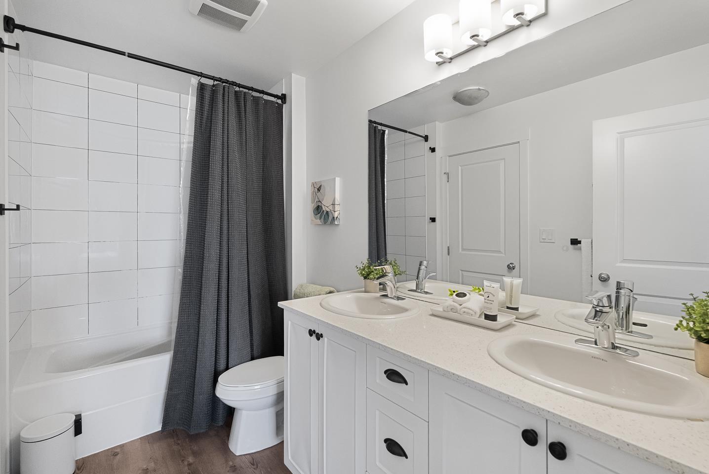 28 19128 65 AVENUE, Surrey