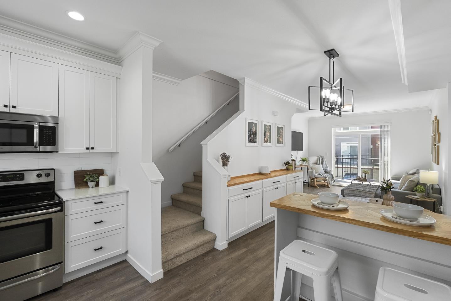 28 19128 65 AVENUE, Surrey