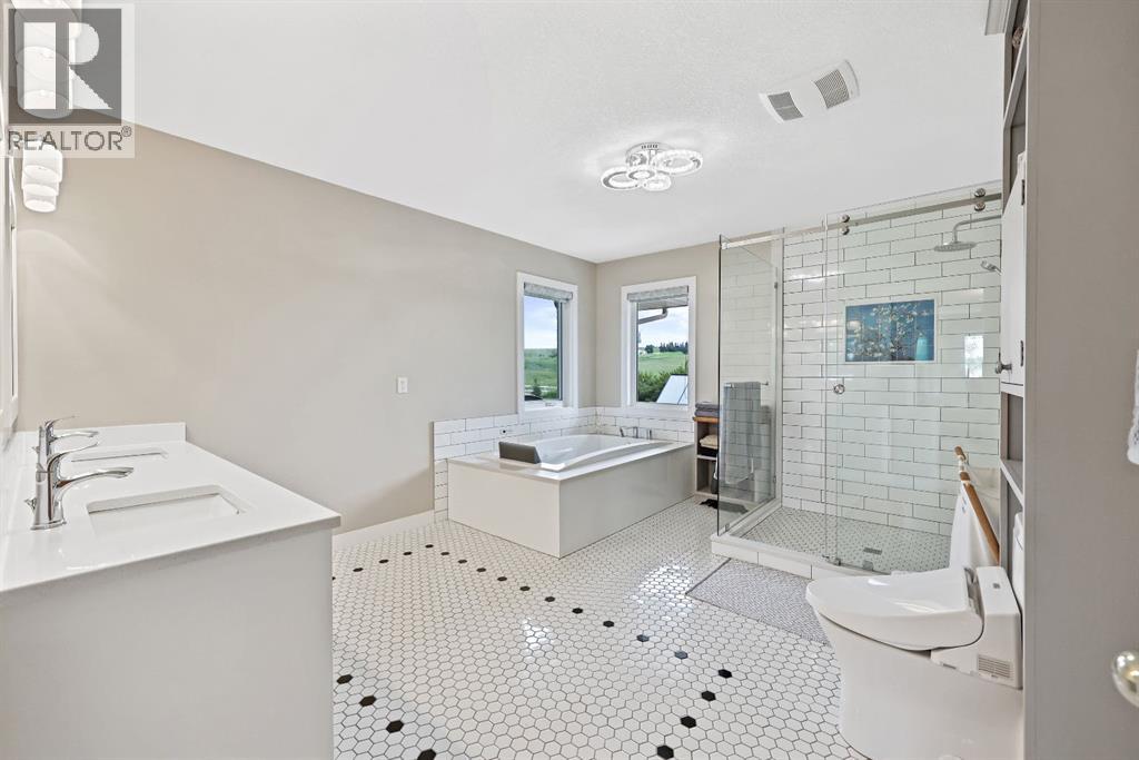 242125 8 Street E - 15