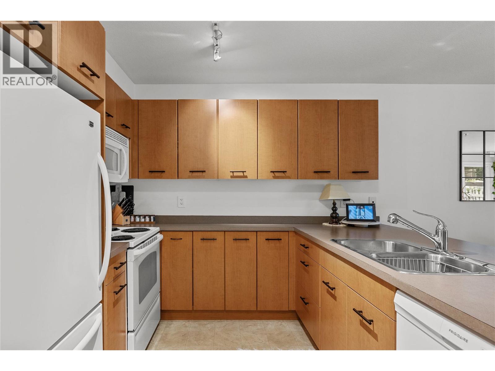 107 539 YATES Road, Kelowna