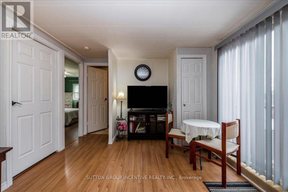 6 PINE HILL COURT - 12