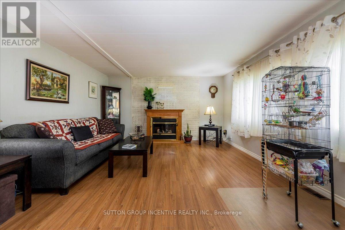 6 PINE HILL COURT - 6
