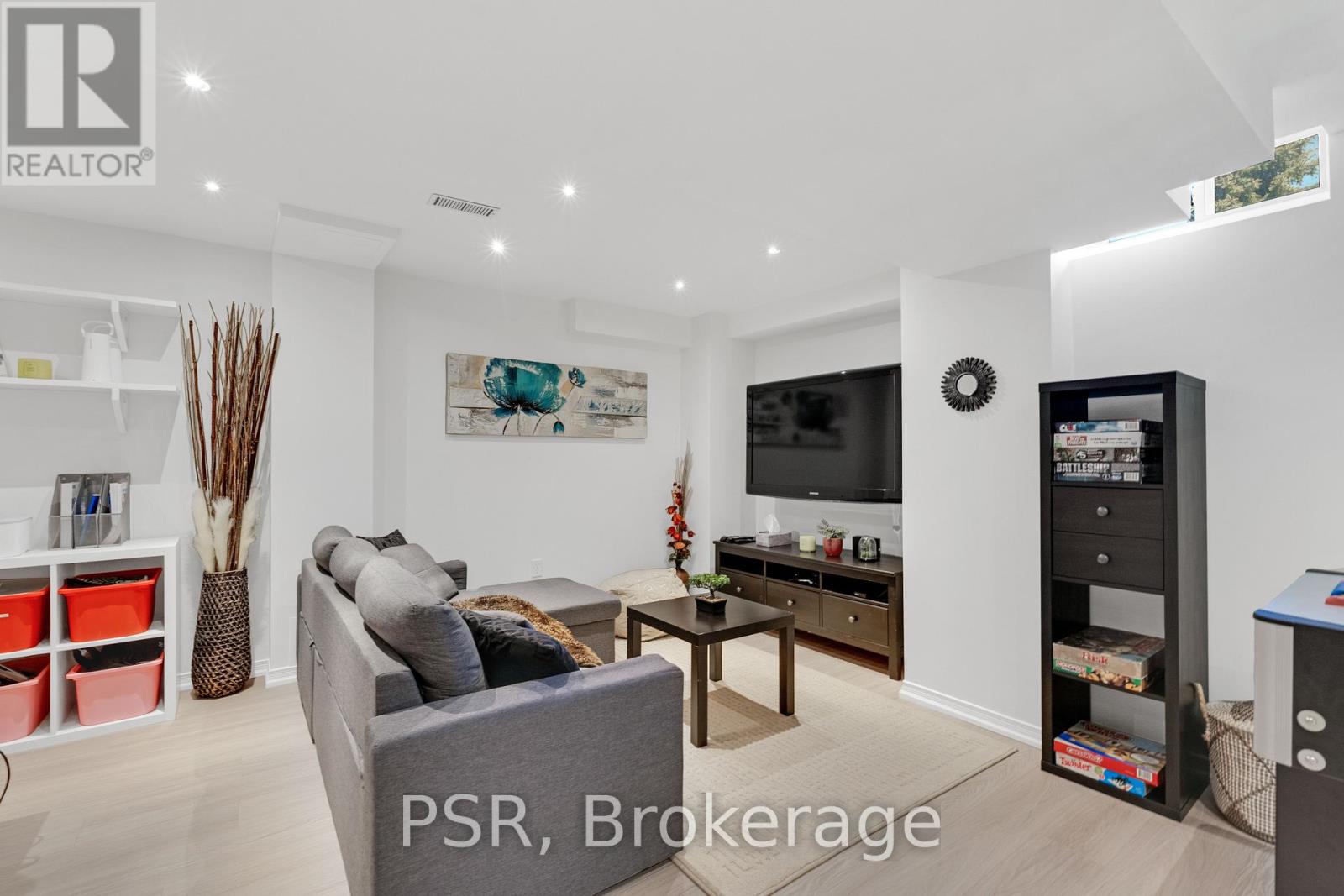 35 LINDENSHIRE AVENUE - 23