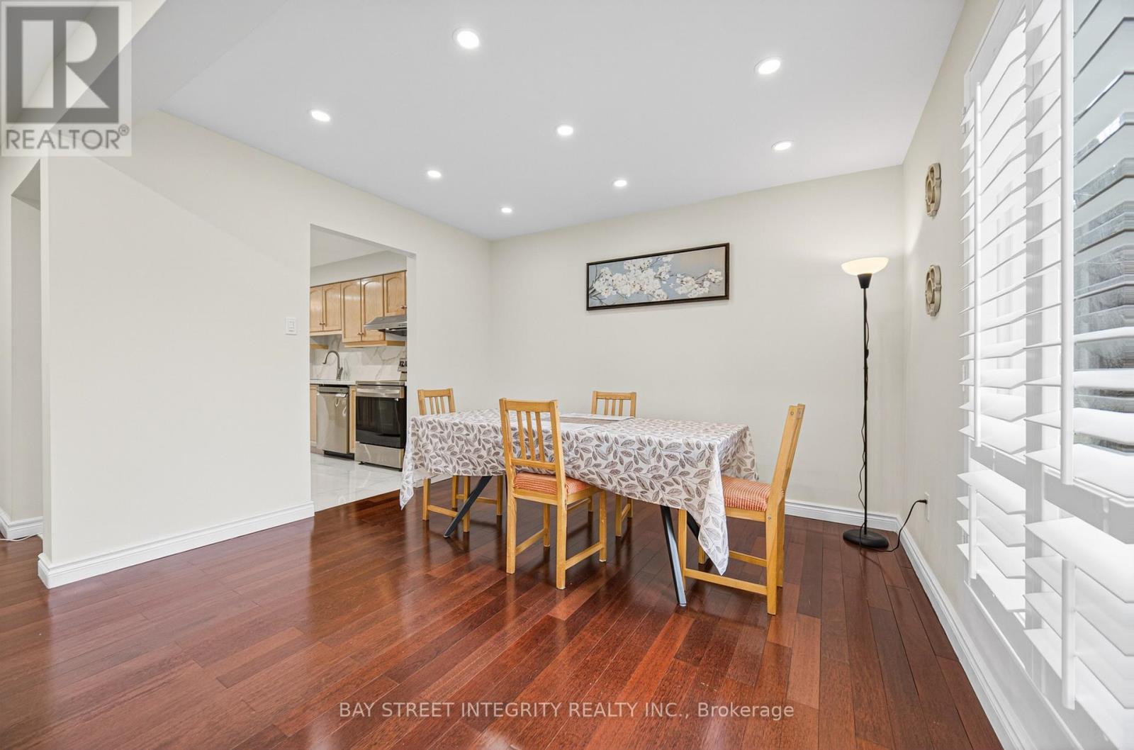 #26 646 VILLAGE PARKWAY - 11