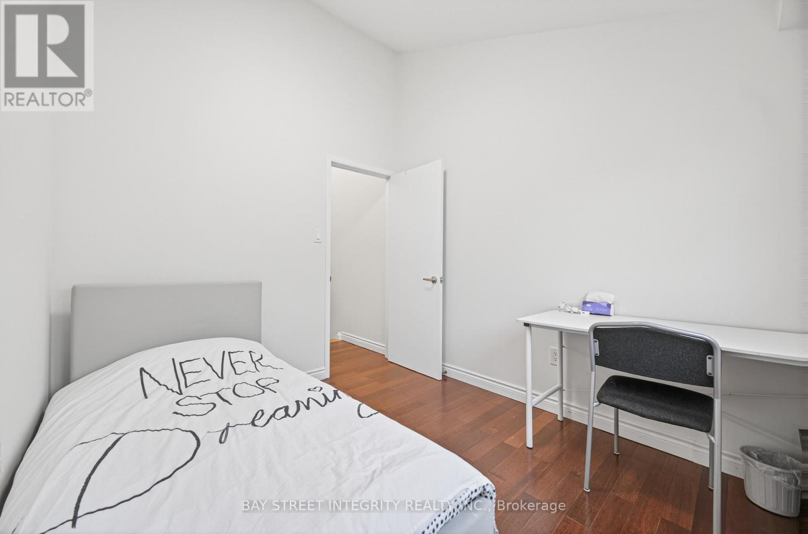 #26 646 VILLAGE PARKWAY - 24