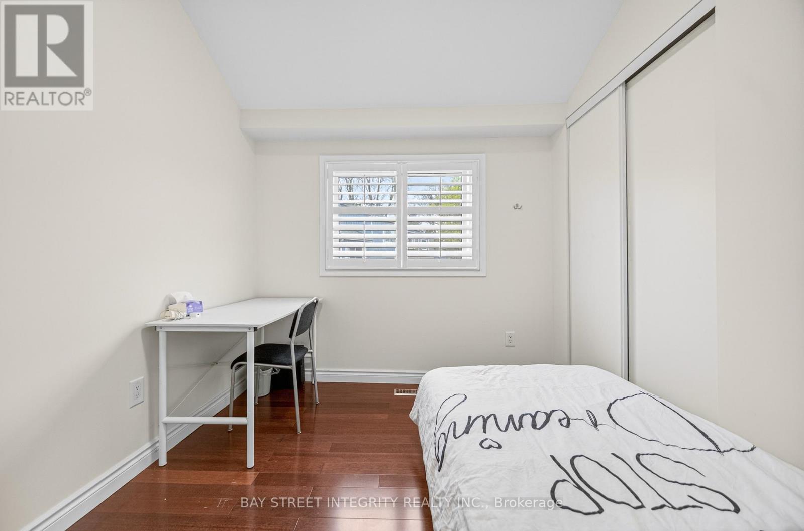 #26 646 VILLAGE PARKWAY - 25