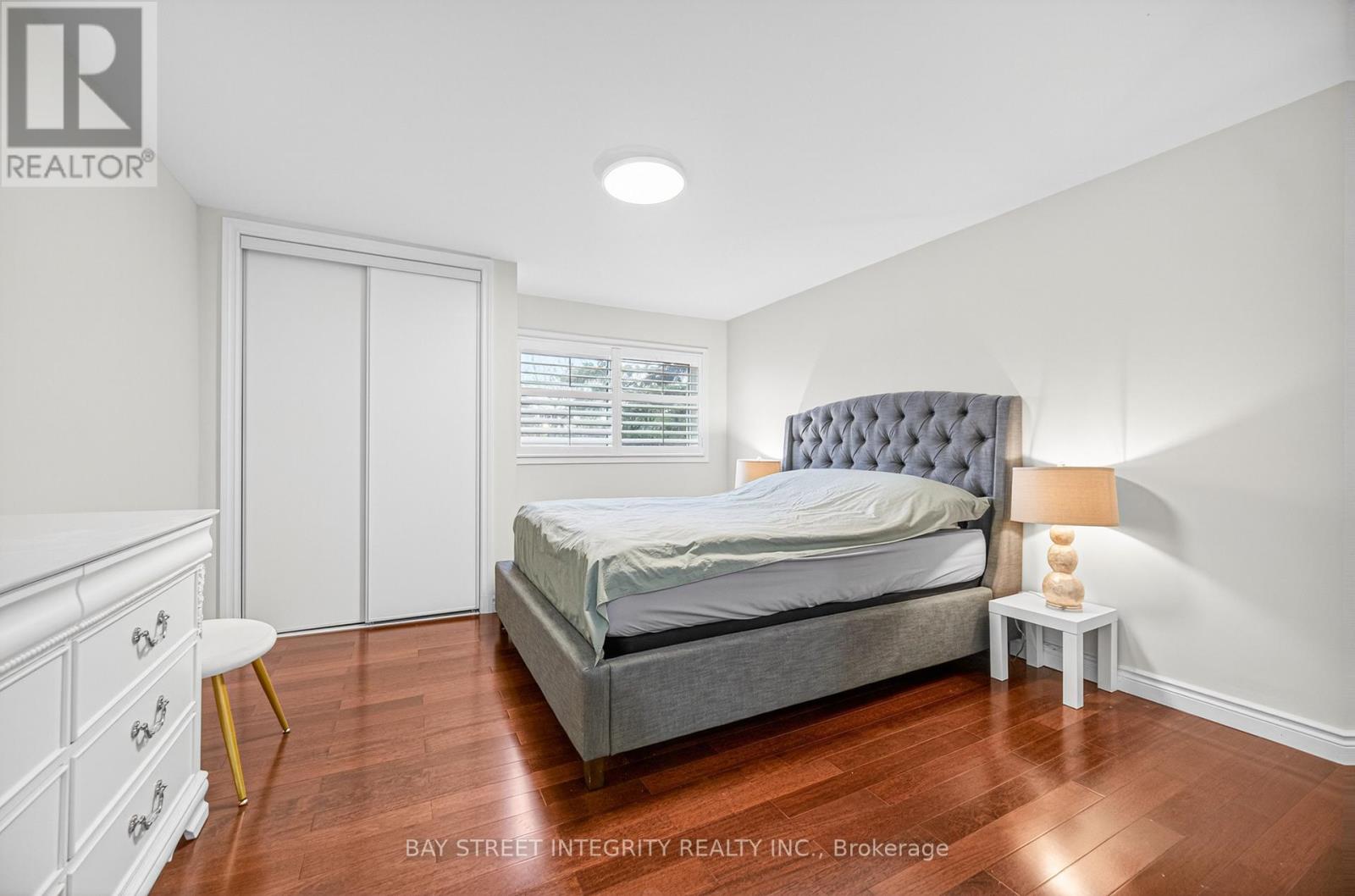 #26 646 VILLAGE PARKWAY - 34