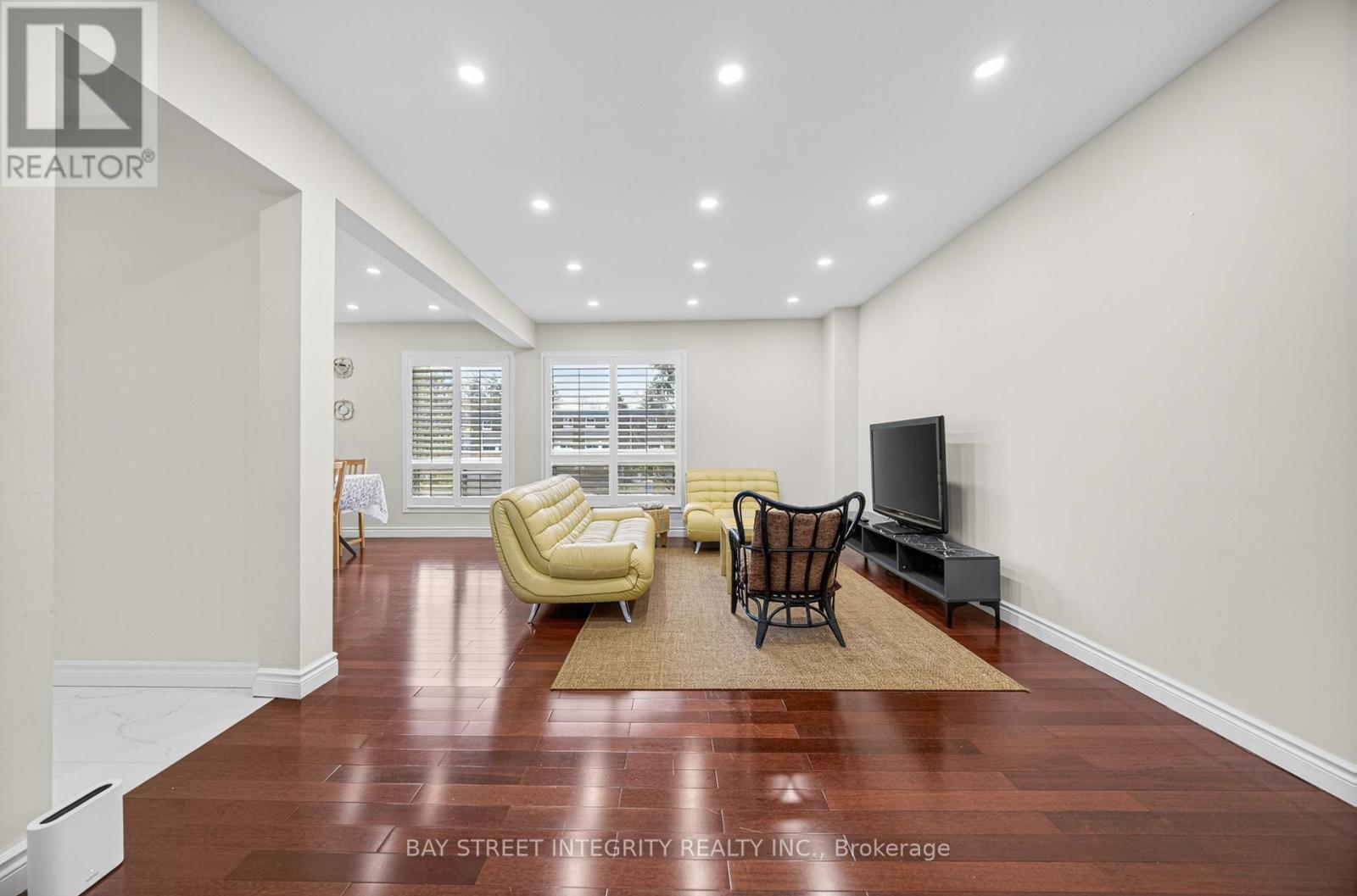 #26 646 VILLAGE PARKWAY - 6