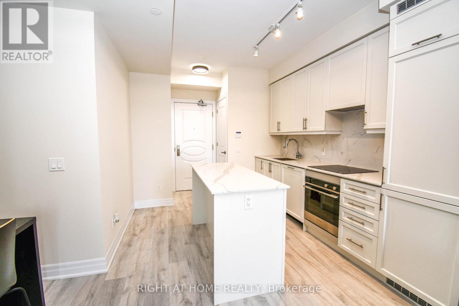 #811 9085 JANE STREET - 3