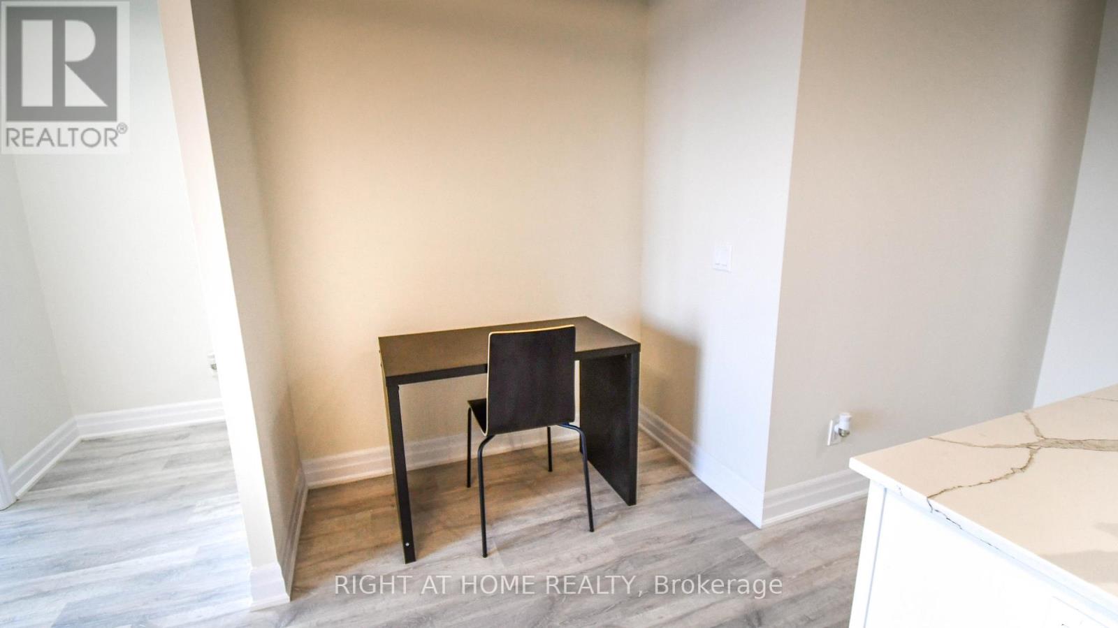 #811 9085 JANE STREET - 5