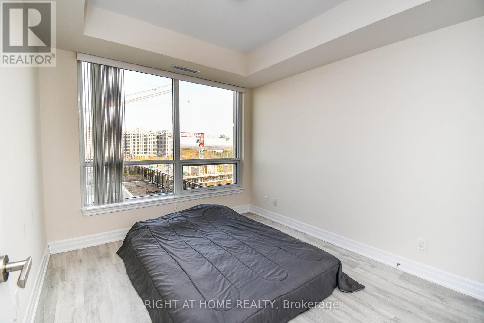 #811 9085 JANE STREET - 9