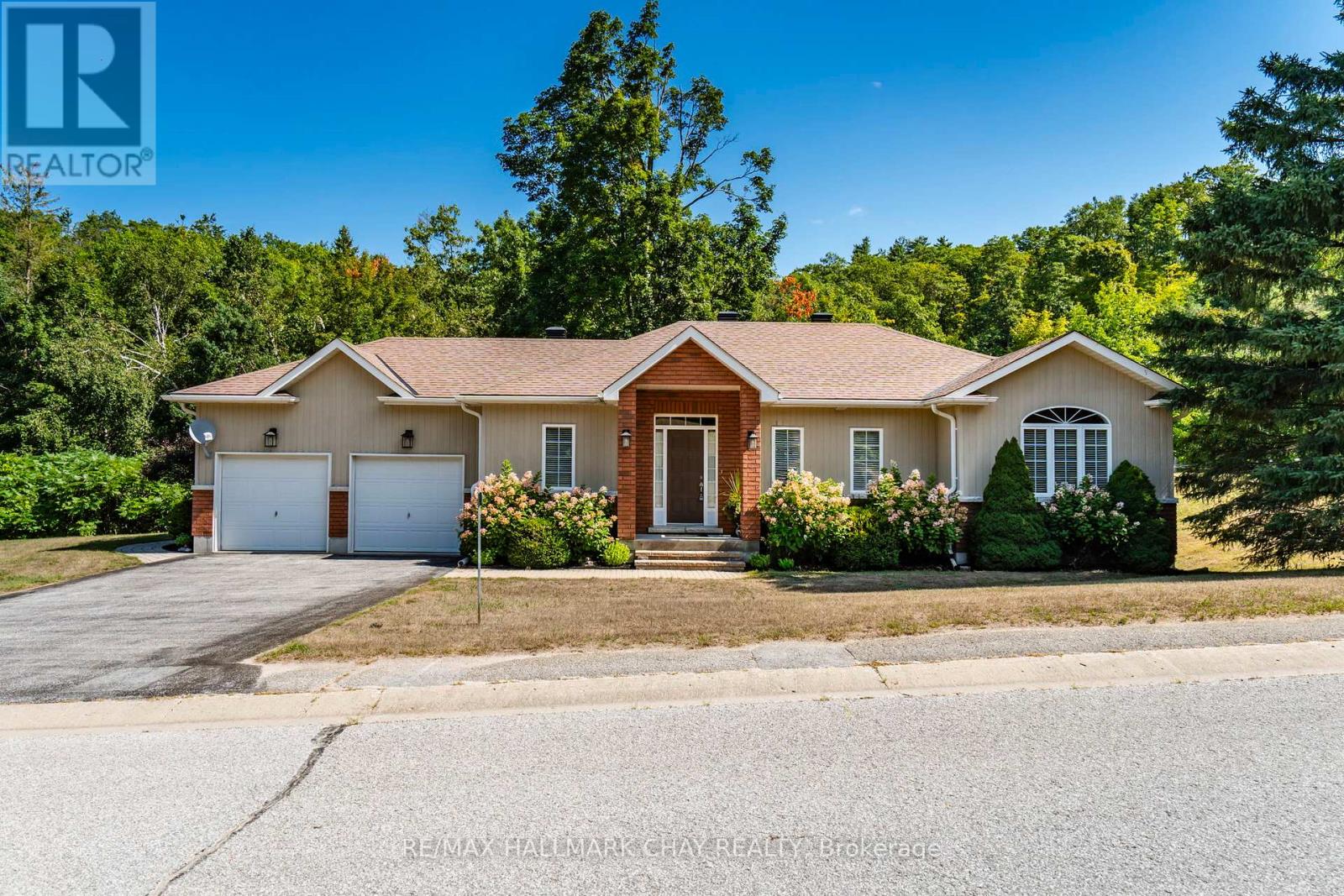 32 VALLEYCREST DRIVE - 1