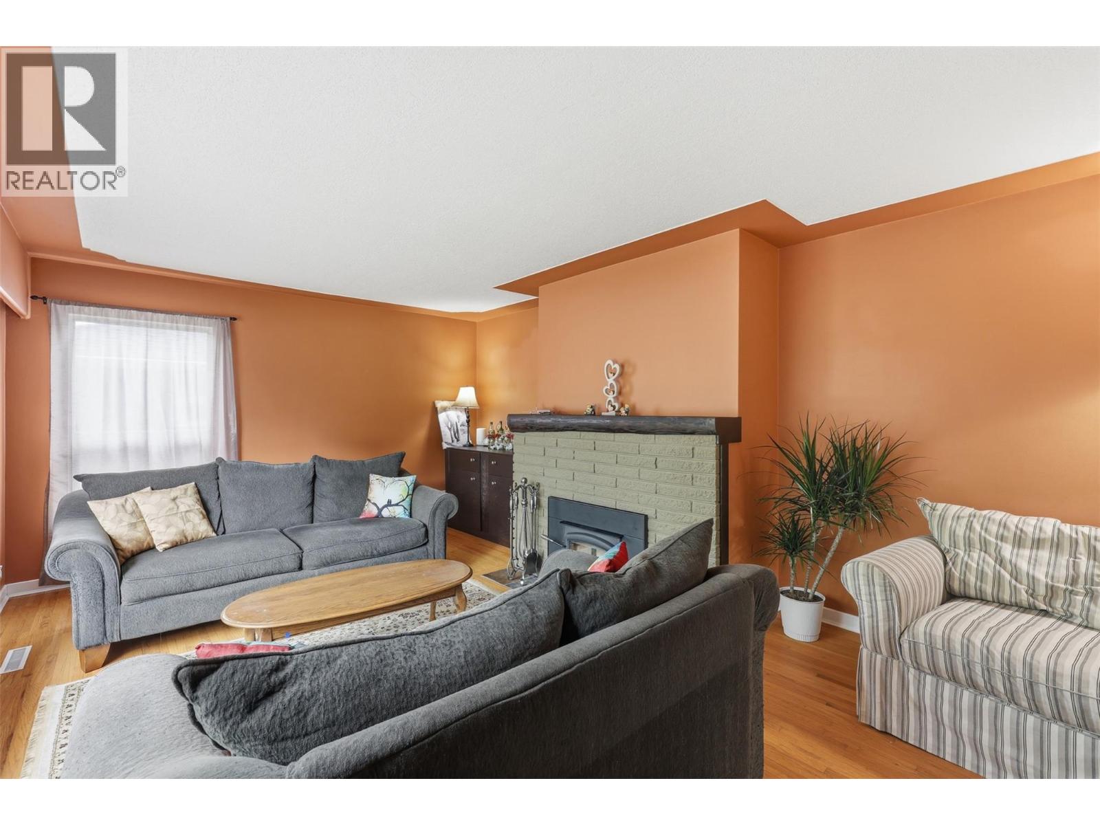 1365 COLUMBIA Street - 11