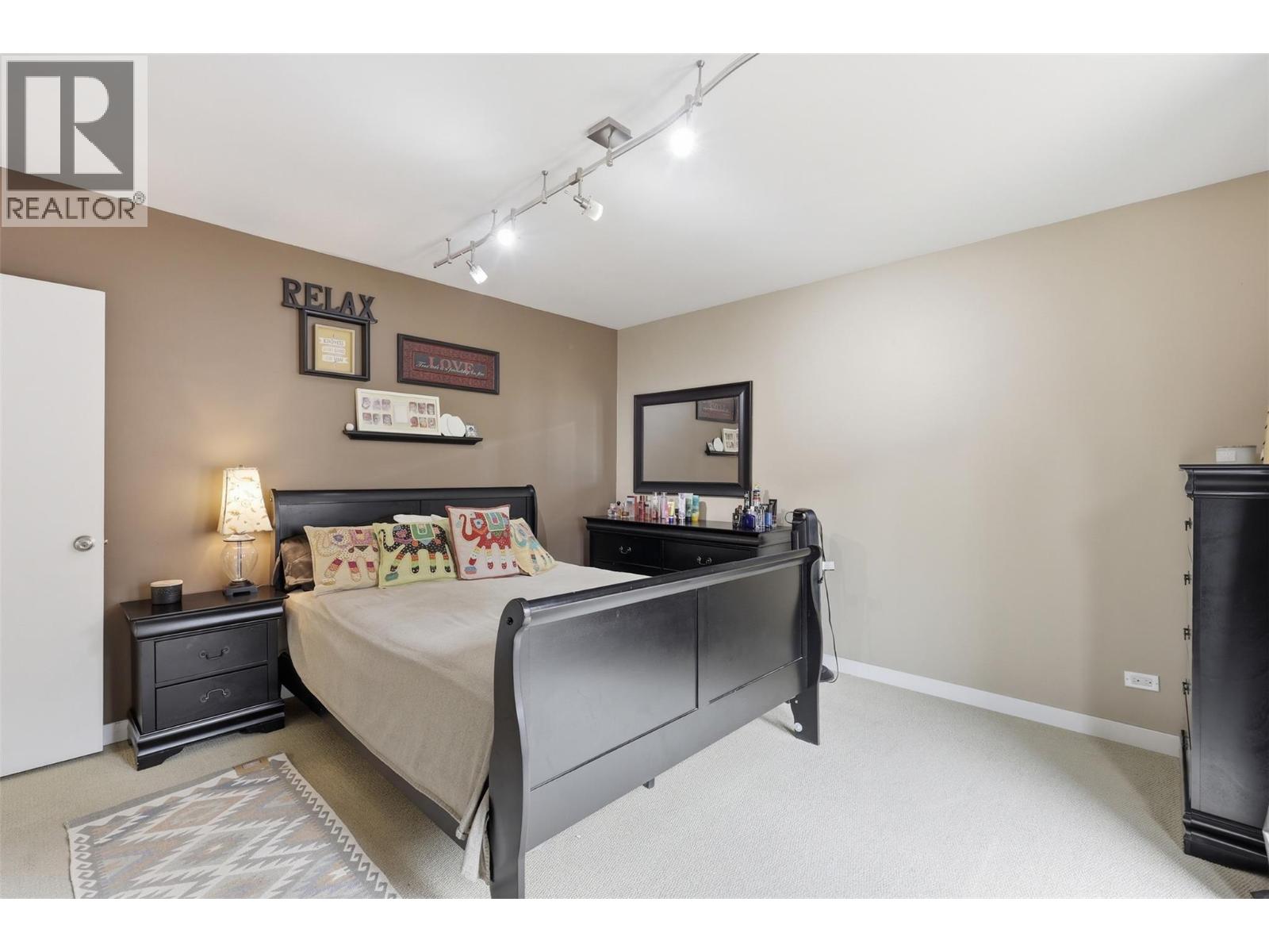 1365 COLUMBIA Street - 15