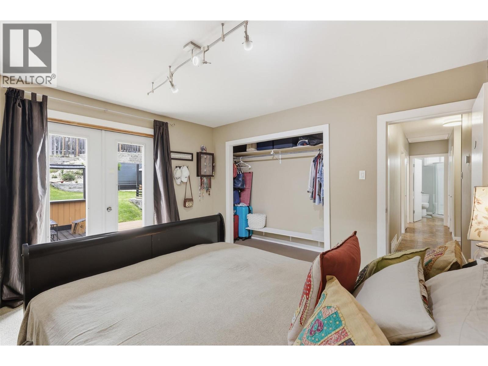 1365 COLUMBIA Street - 16