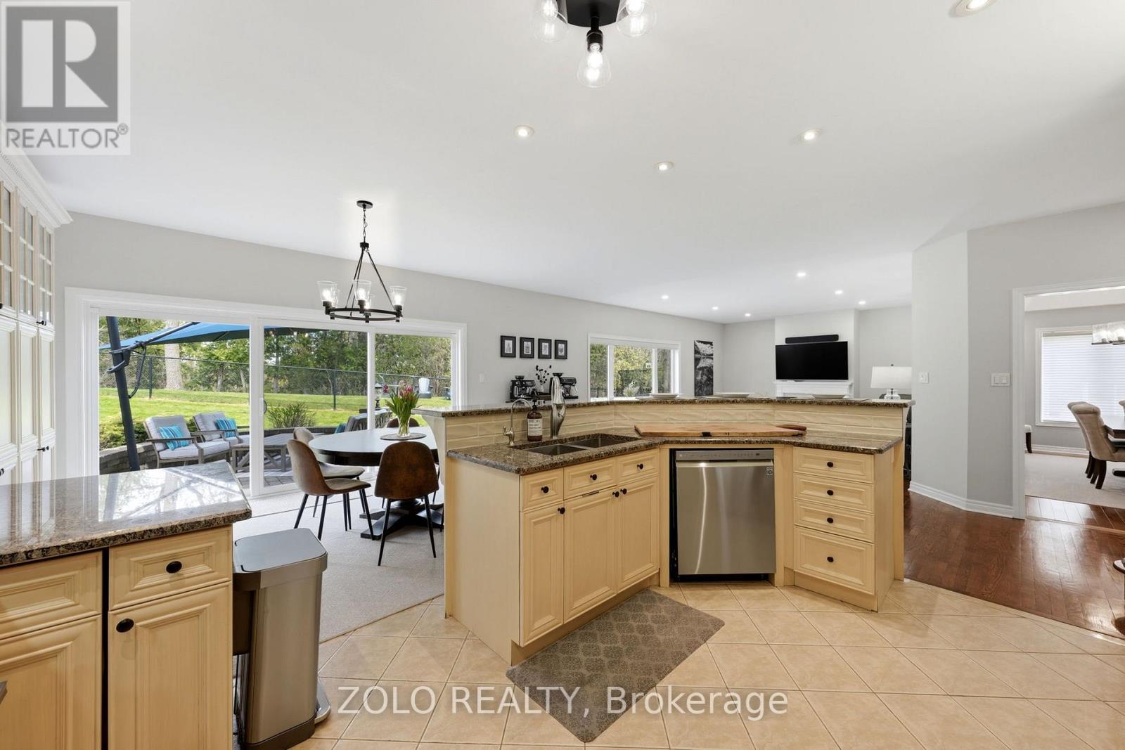 86 NORTH RIDGE CRESCENT - 6