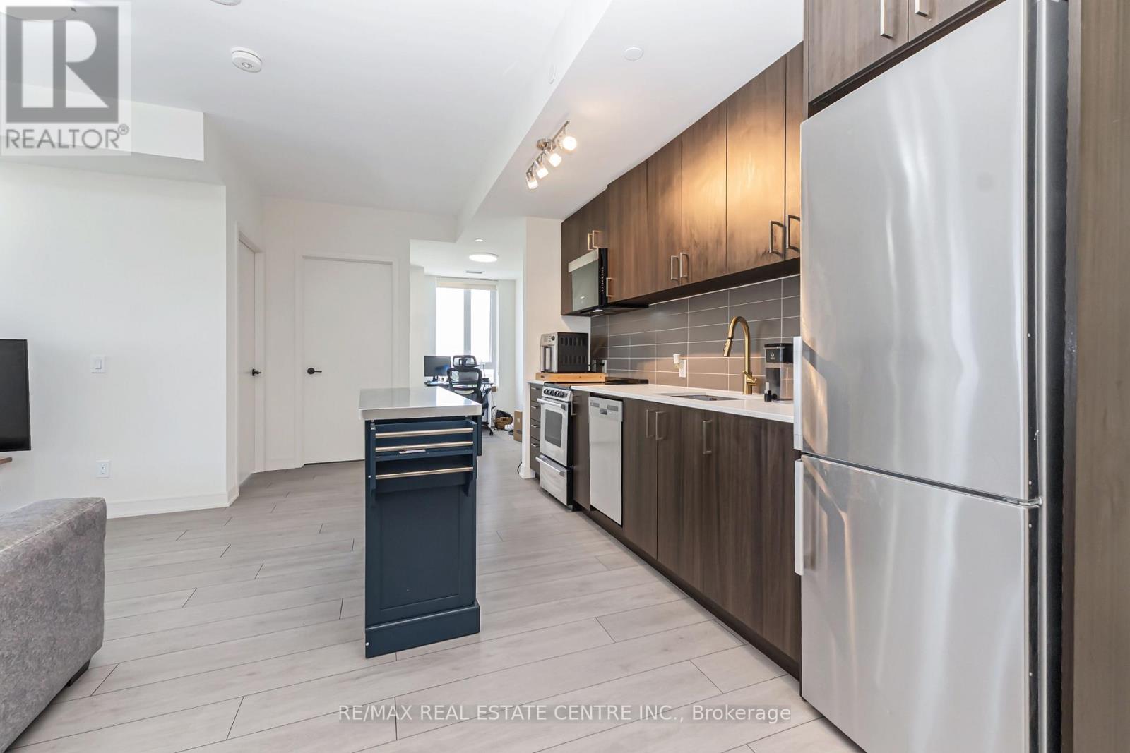 #1402 8010 DERRY ROAD - 14