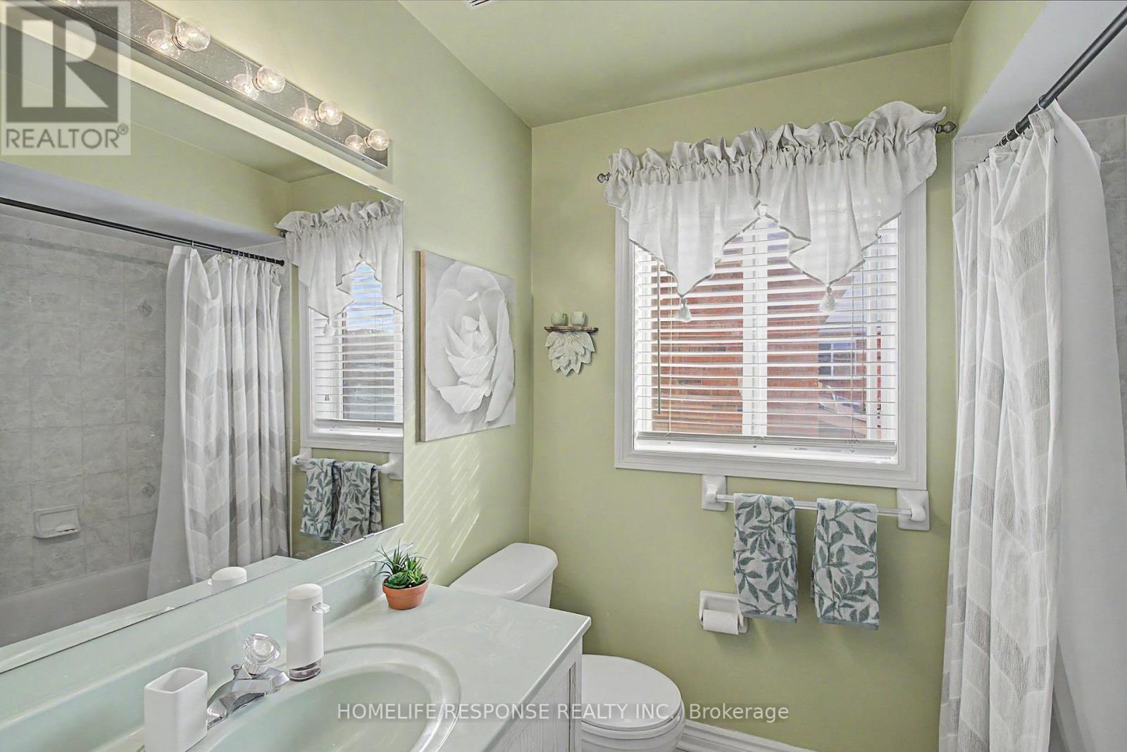 16 ANGELUCCI DRIVE - 22