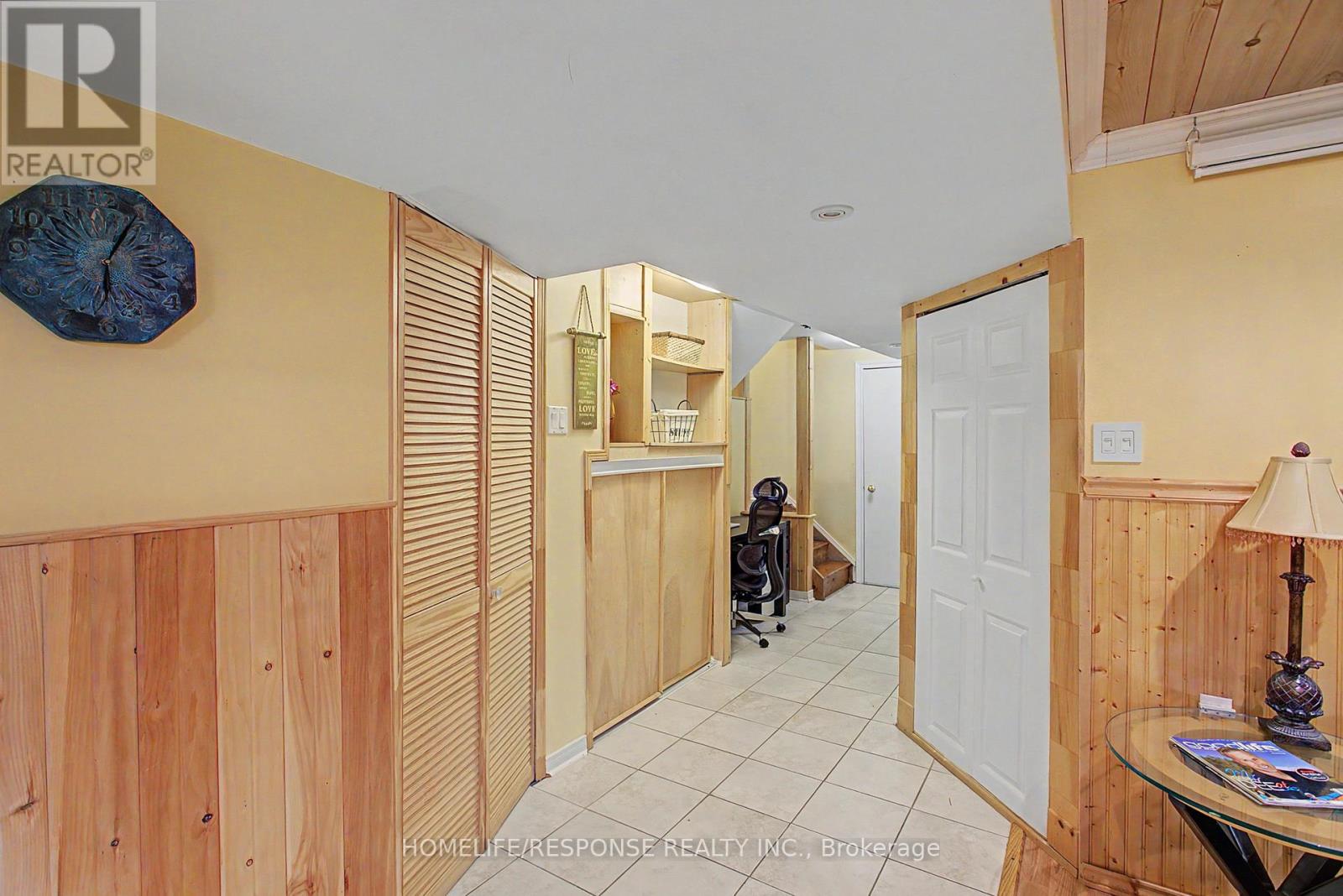 16 ANGELUCCI DRIVE - 24